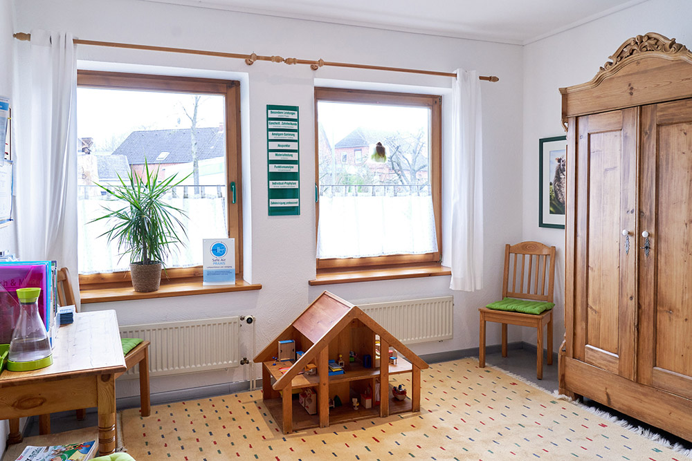 Zahnarzt Gerdau - Praxis - Wartezimmer